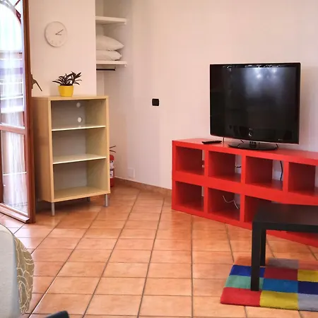 Dilly's Terrace Apartment